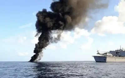 الحوثيون يفجرون خطوط الفايبر الممتدة تحت