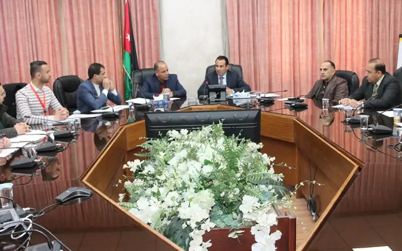 العجارمة يناقش الأوراق البحثية والتوصيات التطويرية