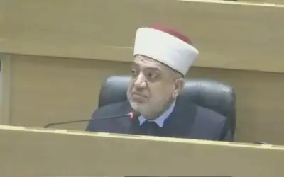الخلايلة: لن نفتح باب بيع الأراضي
