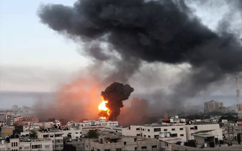 عشرات الشهداء في قصف على مخيمي