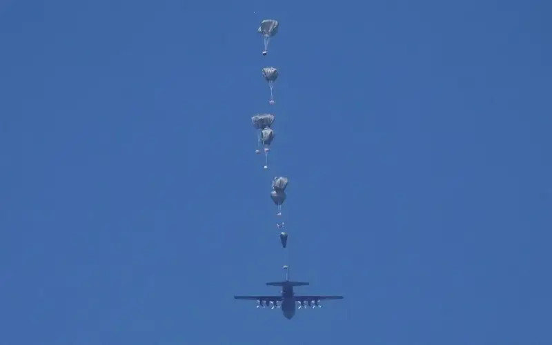 كندا ستبدأ بإنزال مساعدات جوية على
