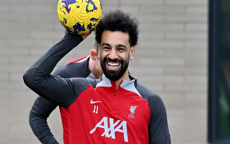 مفاجأة مدوية .. محمد صلاح يوقع