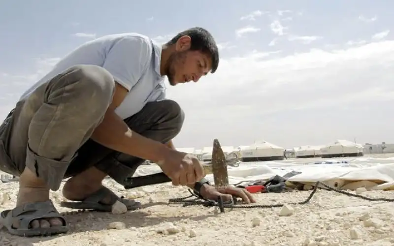 %27 معدل البطالة بين اللاجئين السوريين