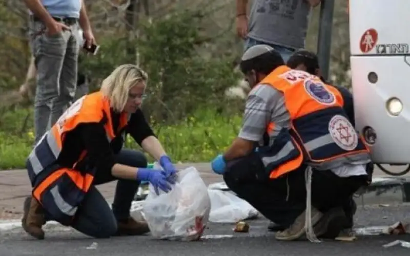 إصابة مستوطن بعملية طعن جنوبي الخليل