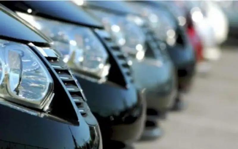 الحكومة تستثني مركبات 2018 المتأخرة بالشحن