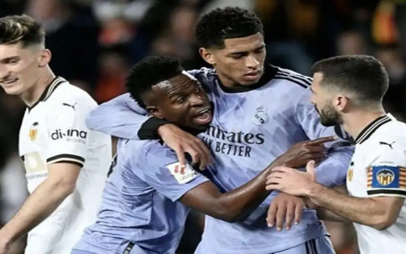 “3 كلمات” تسببت في طرد بلينغهام