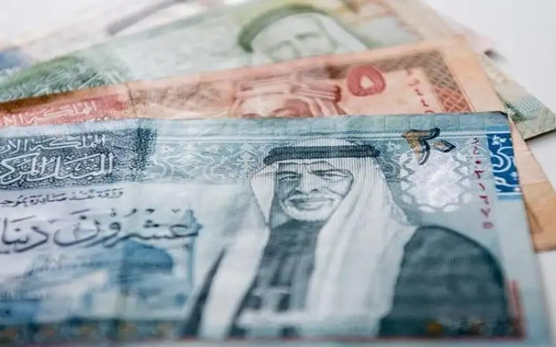 موظفو مصنع اردني متعثر بلا رواتب