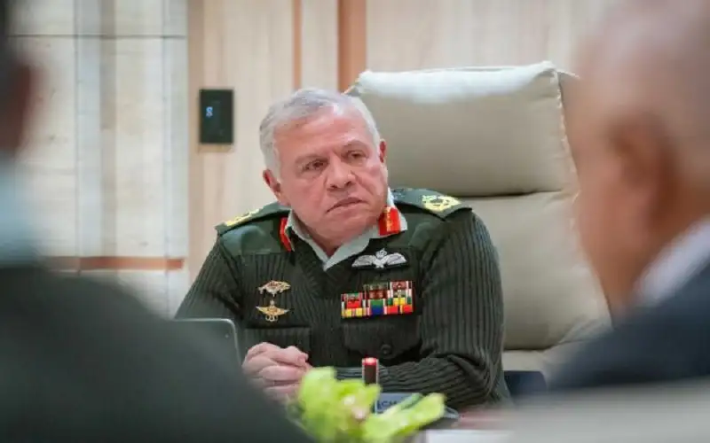 الملك: بمعنوية الجيش لا صعب في