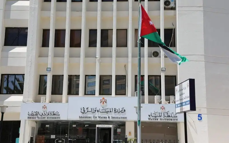 إزالة تعديات على قناة الملك عبدالله