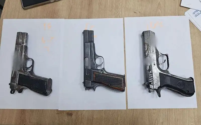 الاحتلال يتهم رجلا وامرأة تهريب أسلحة