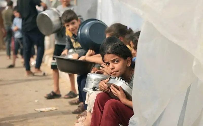 استشهاد فتاة نتيجة سوء التغذية في