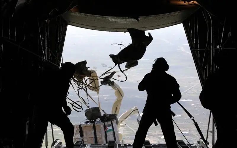 إنزالات جوية أردنية على قطاع غزة