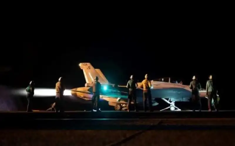 ضربات أميركية بريطانية جديدة برأس عيسى