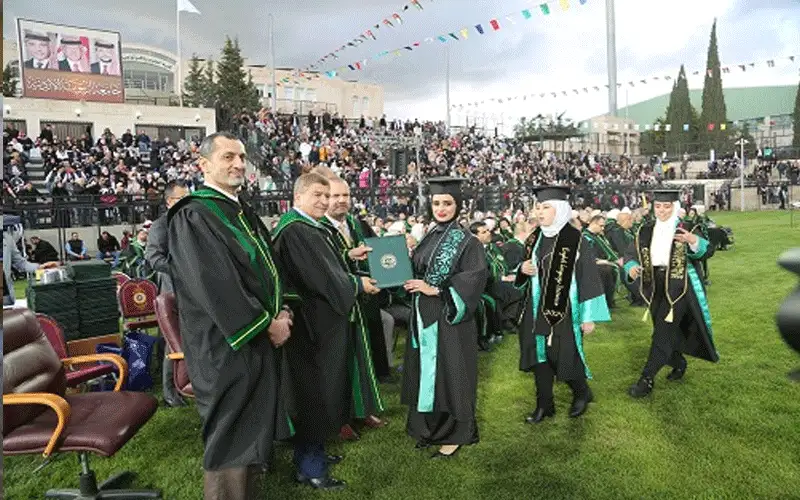 جامعة الزيتونة تحتفل بتخريج الفوج الثامن