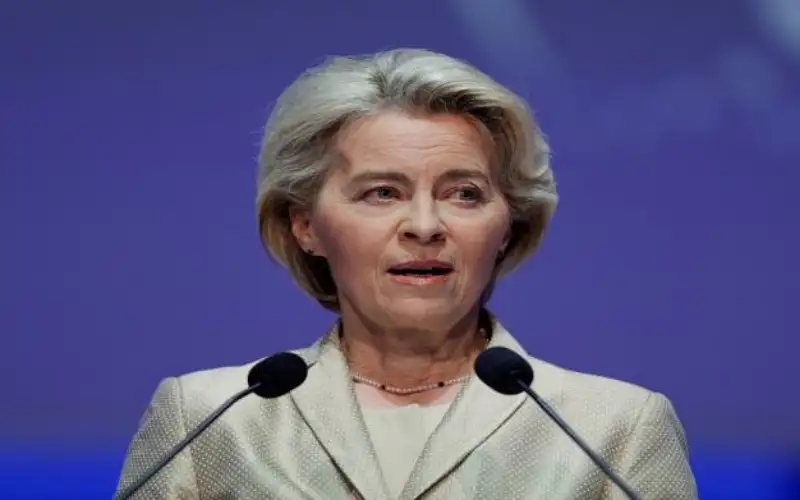 المفوضية الأوروبية تأمل بفتح ممر بحري