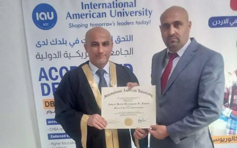 القبيلات يسلم درجة الماجستير لكوكبة من