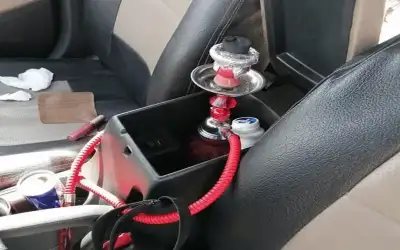 ضبط سائق مركبة شحن يدخن الأرجيلة