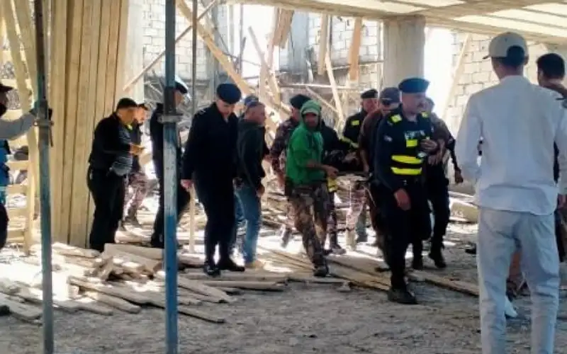 إصابات بانهيار سقف مسجد في الجحفية