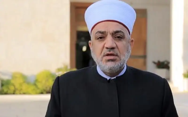 الخلايلة: 15 دقيقة بين أذان الفجر