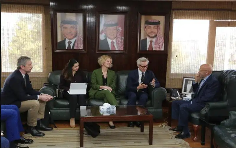 وزير المياه والري يستقبل السفير النرويجي