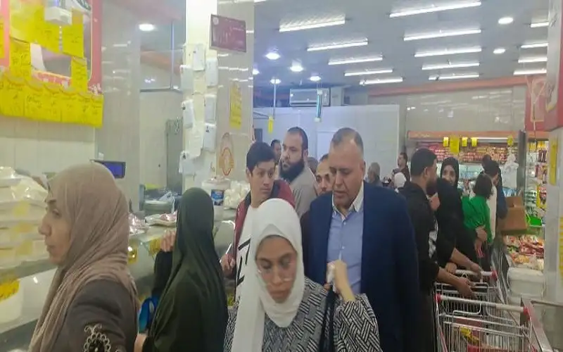 محافظ الزرقاء يتفقد الاسواق الشعبية