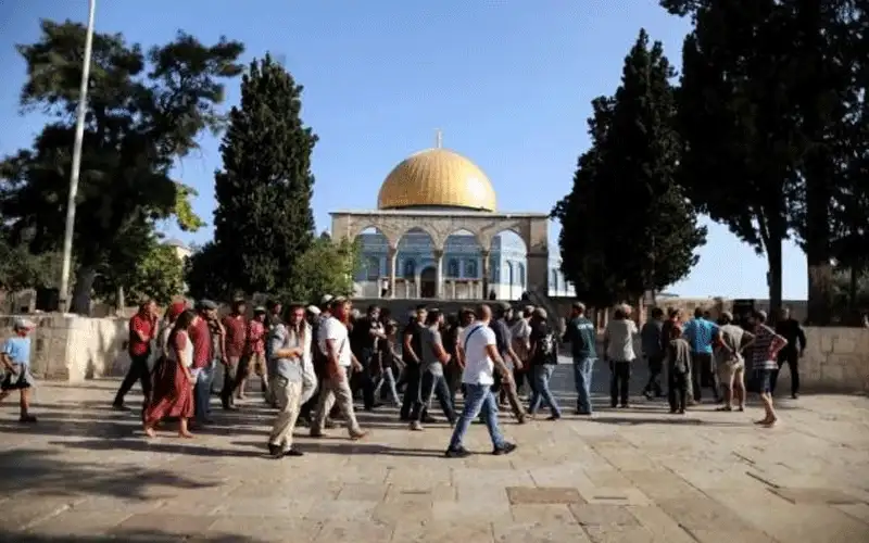 عشرات المستوطنين يقتحمون المسجد الأقصى