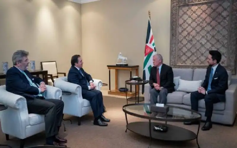 الملك يستقبل وزير خارجية إسبانيا في