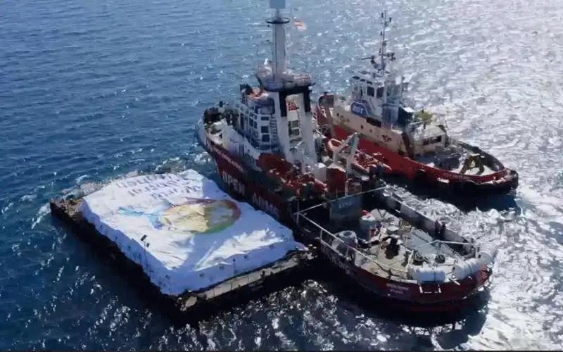 سفينة مساعدات ثانية تستعد للتحرك عبر