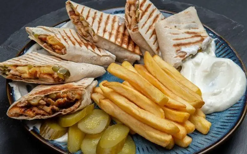 نقيب المطاعم: نتوقع انتعاش الطلب بعد