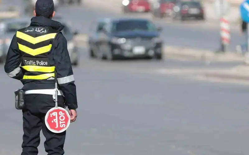 السير تدعو لإرسال المشاهد المرورية الخاطئة