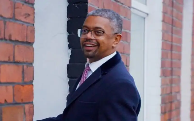 أوروبا تنتخب أول زعيم أسود ..