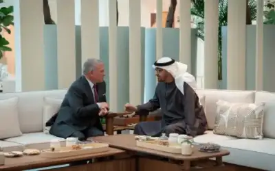 الملك والرئيس الإماراتي يؤكدان على ضرورة