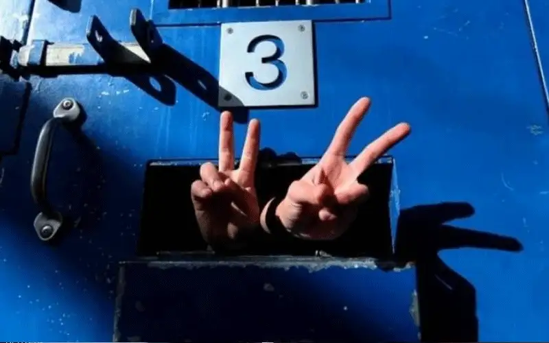 طفل أسير: لم نعرف بداية شهر