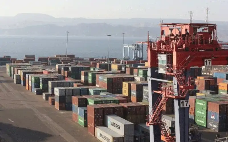 انخفاض العجز التجاري 33.7% خلال كانون