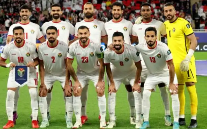الملك يلتقي المنتخب الوطني بعد الإنجاز