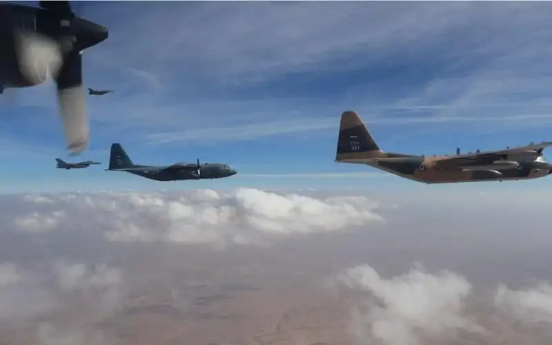 القوات المسلحة تنفذ 5 إنزالات جوية