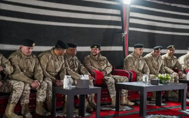 ولي العهد يشارك مرتبات لواء الملك