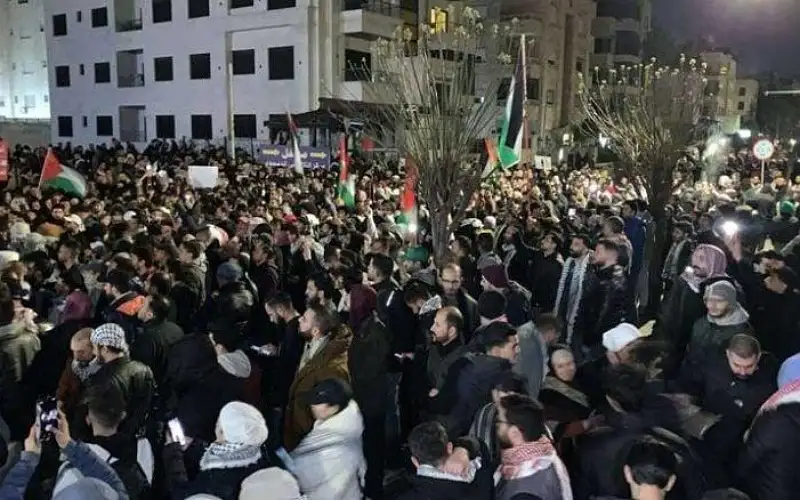 وقفة احتجاجية بعمان تنديدا بالعدوان على