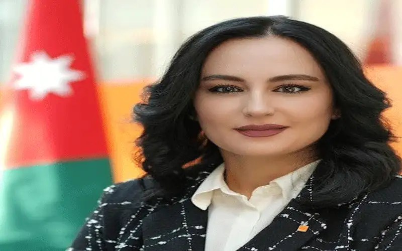 رنا الدبابنة.. سيدة في مرمى النجاحات