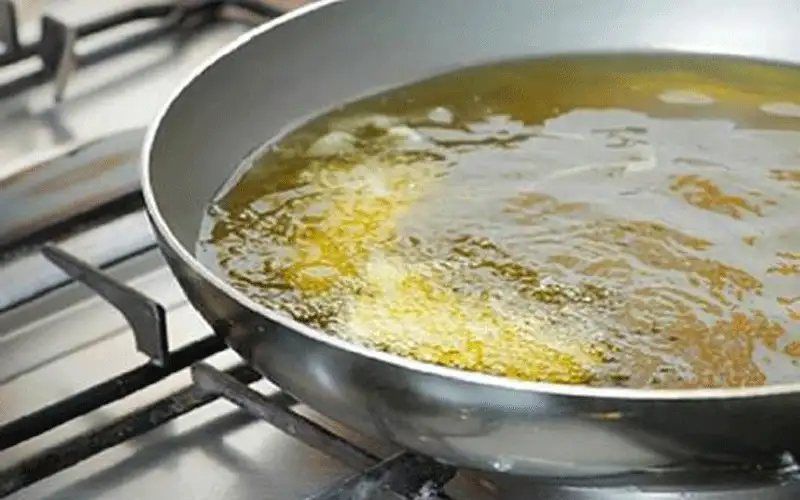 زيت القلي المكرر قد يتسبب بالرعاش