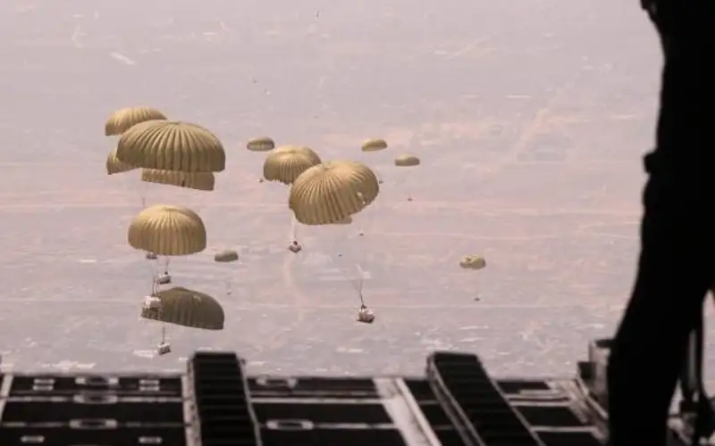 5 إنزالات أردنية على غزة بمشاركة