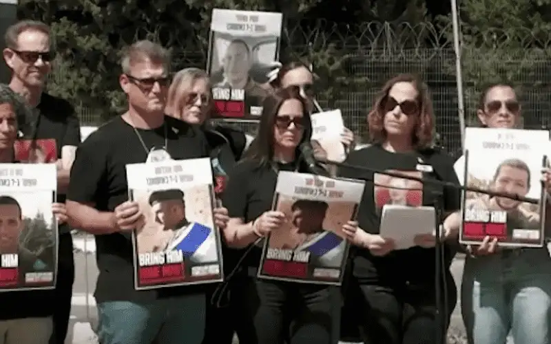 أهالي جنود الاحتلال الأسرى: تعرضنا للتخويف