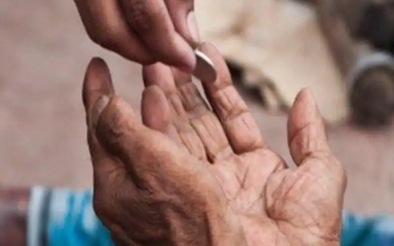 الأردن.. ضبط متسول بحوزته 6288 دينار