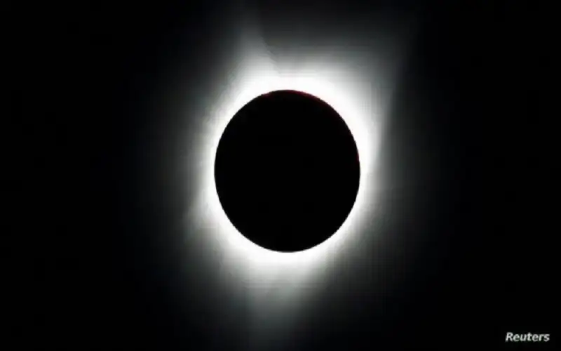 الطعاني: رمضان يودعنا بكسوف كلي للشمس