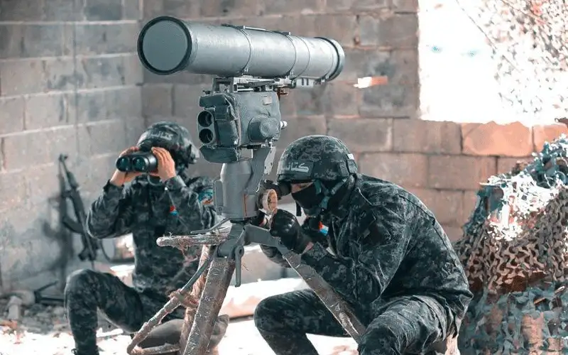 القسام تعلن استهداف دبابتين بمحيط مجمع