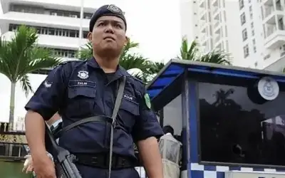 ماليزيا تعتقل مسلحا يشتبه في أنه