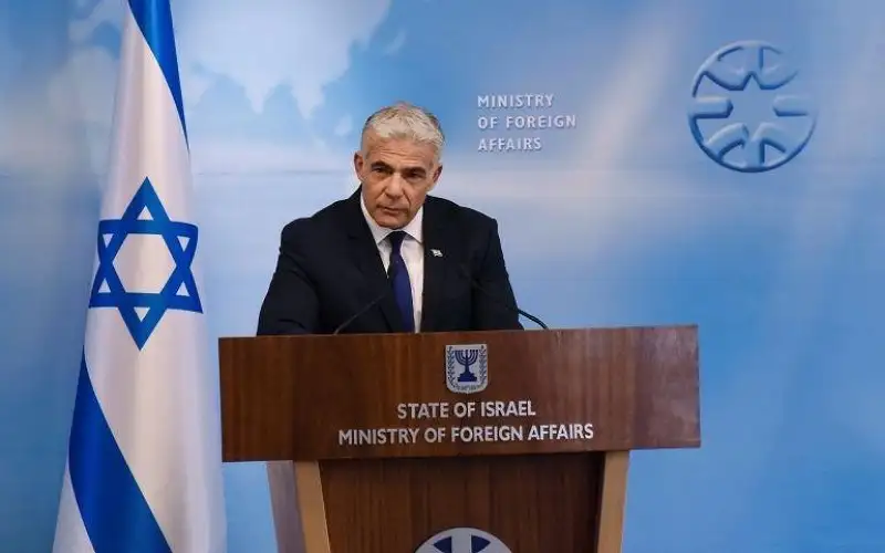 لبيد يطالب برحيل نتنياهو