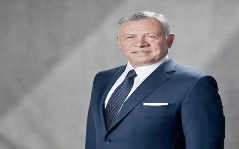 الملك والملكة وولي العهد يستقبلون الرئيس