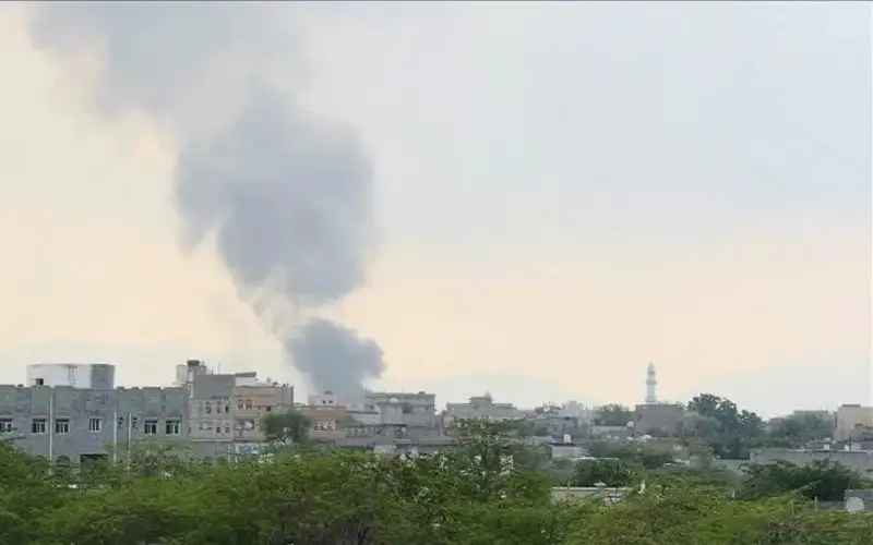 الحوثي: غارة أمريكية بريطانية على الحديدة