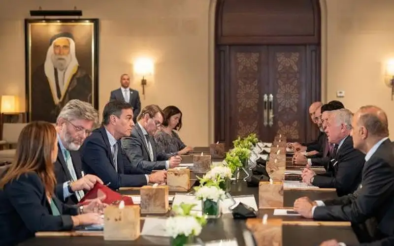 الملك يستقبل رئيس الوزراء الاسباني ويؤكد